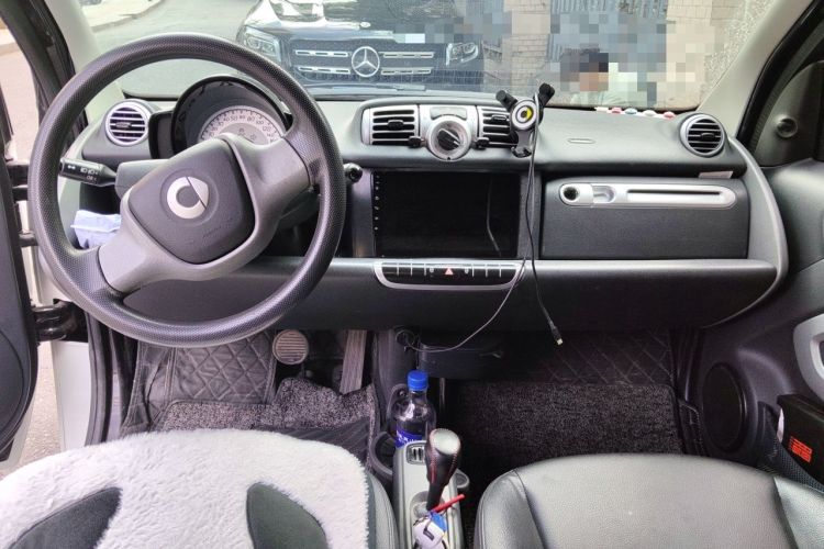 Used smart fortwo 2014 1.0 MHD Midnight Purple Limited Edition Center Console