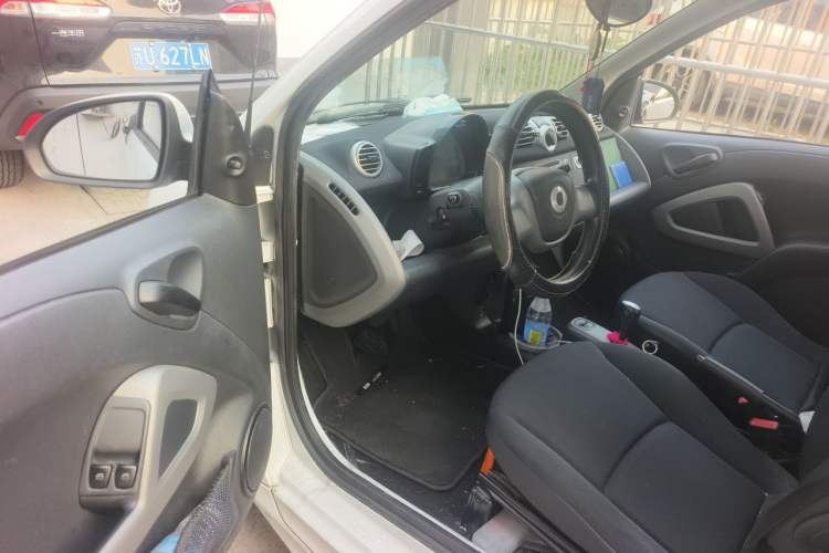 Used smart fortwo 2014 1.0 MHD Hardtop New Year Special Edition Driver Seat