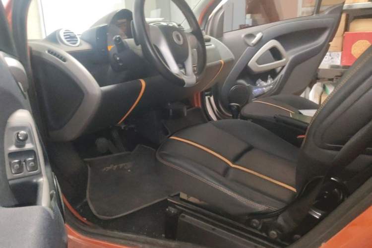 Used smart fortwo 2014 1.0 MHD Hardtop City Lightwave Passion Edition Driver Seat