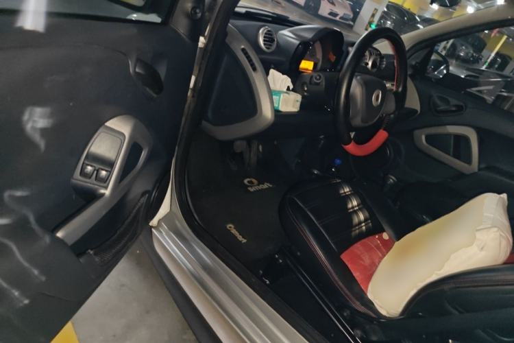 Used smart fortwo 2014 1.0 MHD Hardtop New Year Special Edition Driver Seat