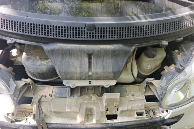 Used smart fortwo 2014 1.0 MHD Hardtop New Year Special Edition Engine Bay