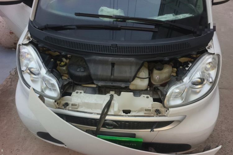 Used smart fortwo 2014 1.0 MHD Hardtop New Year Special Edition Engine Bay