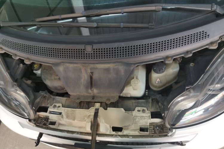 Used smart fortwo 2014 1.0 MHD Midnight Purple Limited Edition Engine Bay