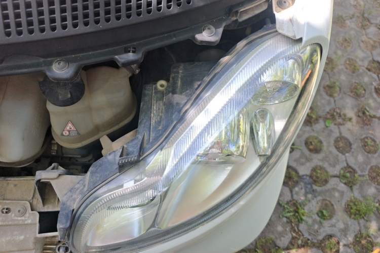 Used smart fortwo 2014 1.0 MHD Hardtop New Year Special Edition Engine Bay Left