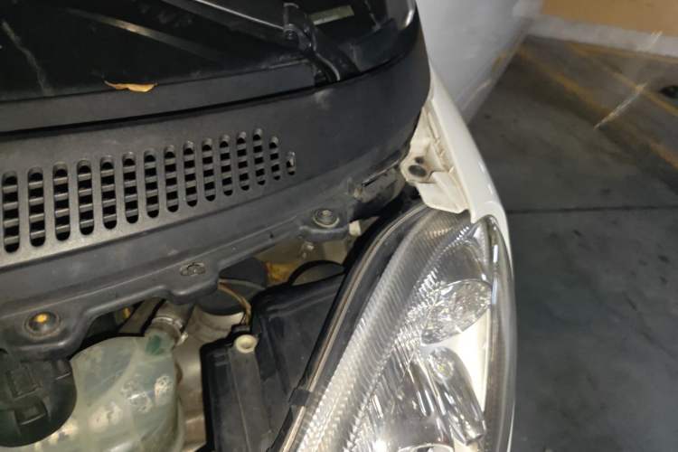 Used smart fortwo 2014 1.0 MHD Hardtop New Year Special Edition Engine Bay Left