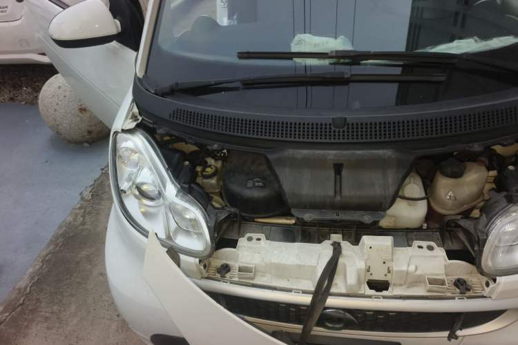Used smart fortwo 2014 1.0 MHD Hardtop New Year Special Edition Engine Bay Right