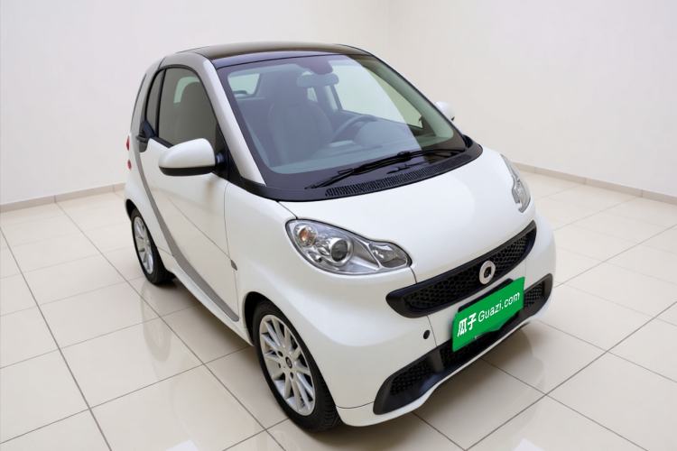 Used smart fortwo 2014 1.0 MHD Hardtop City Lightwave Passion Edition Exterior 2