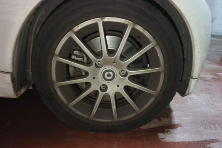 Used smart fortwo 2014 1.0 MHD Hardtop New Year Special Edition Exterior 7