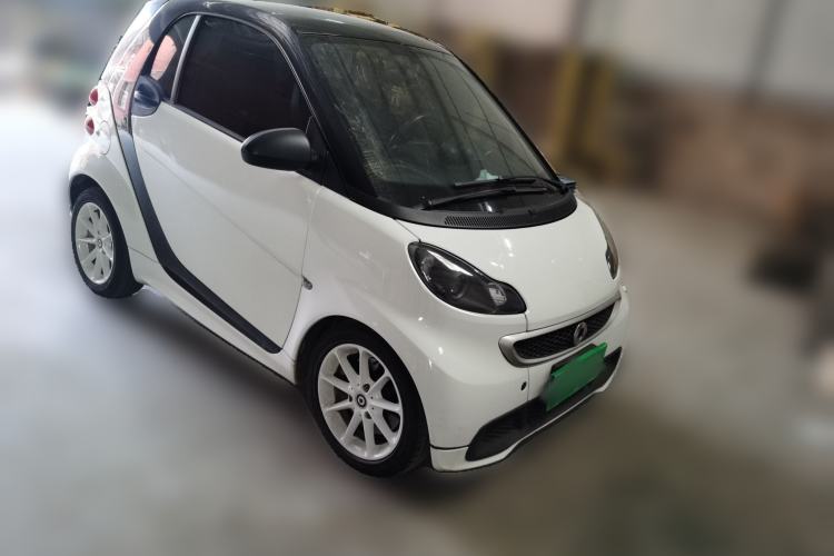 Used smart fortwo 2014 1.0T Hardtop BoConcept Special Edition Front Right 45 Deg