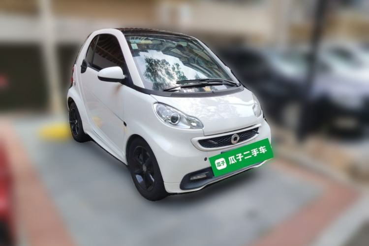 Used smart fortwo 2014 1.0T Hardtop City Lightwave Passion Edition Front Right 45 Deg