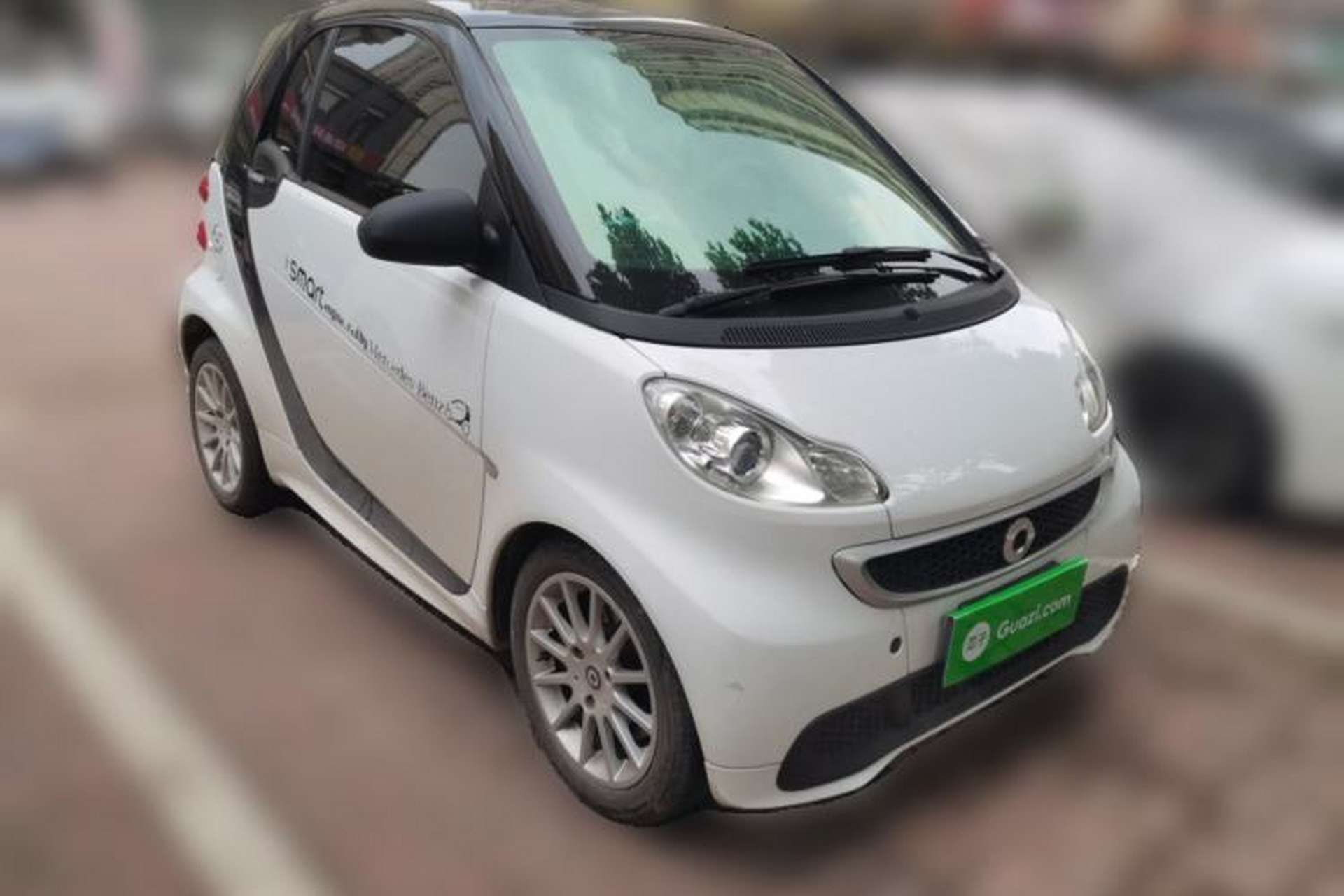Used smart fortwo 2014 1.0 MHD Hardtop BoConcept Special Edition Front Right 45 Deg
