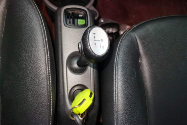 Used smart fortwo 2014 1.0T Hardtop BoConcept Special Edition Gear Lever