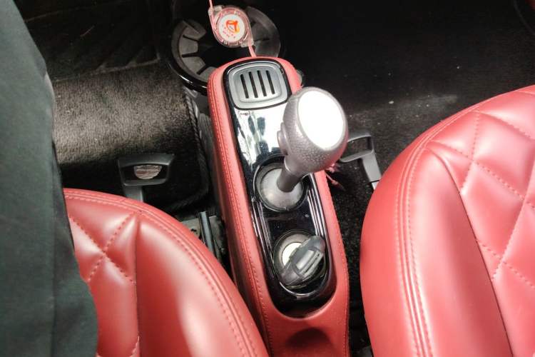 Used smart fortwo 2014 1.0T Hardtop City Lightwave Passion Edition Gear Lever