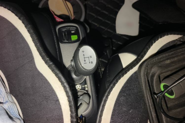 Used smart fortwo 2014 1.0 MHD Hardtop New Year Special Edition Gear Lever