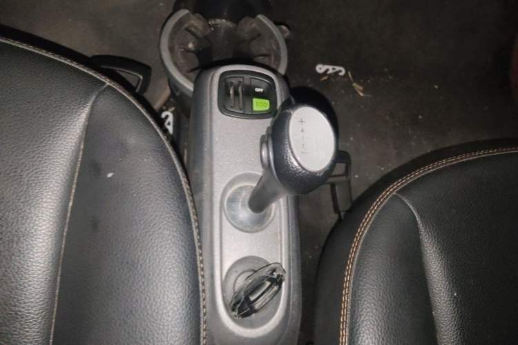 Used smart fortwo 2014 1.0 MHD Hardtop City Lightwave Passion Edition Gear Lever