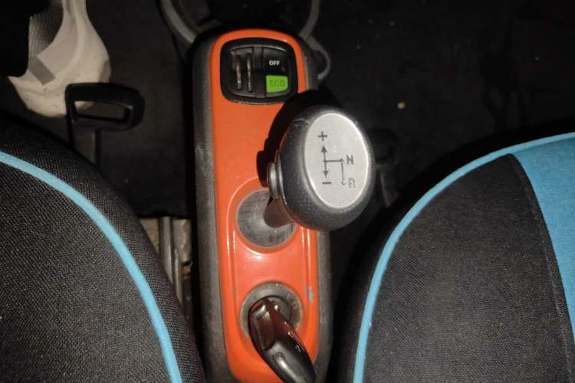 Used smart fortwo 2014 1.0 MHD Hardtop New Year Special Edition Gear Lever