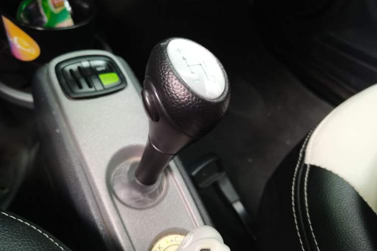 Used smart fortwo 2014 1.0 MHD Hardtop BoConcept Special Edition Gear Lever