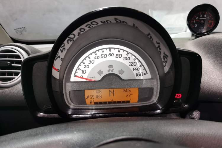 Used smart fortwo 2014 1.0T Hardtop BoConcept Special Edition Instrument Cluster
