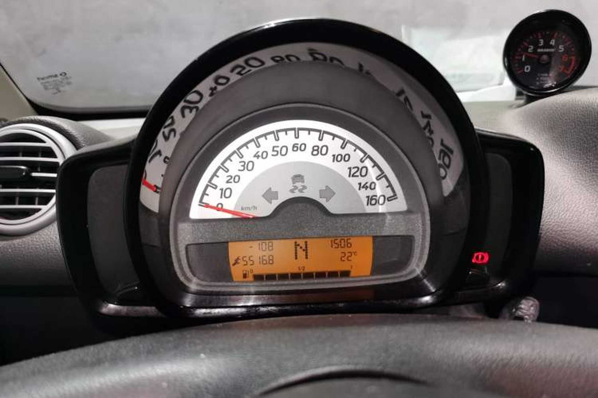 Used smart fortwo 2014 1.0T Hardtop BoConcept Special Edition Instrument Cluster