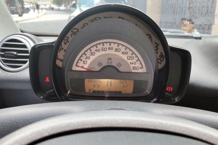 Used smart fortwo 2014 1.0 MHD Midnight Purple Limited Edition Instrument Cluster