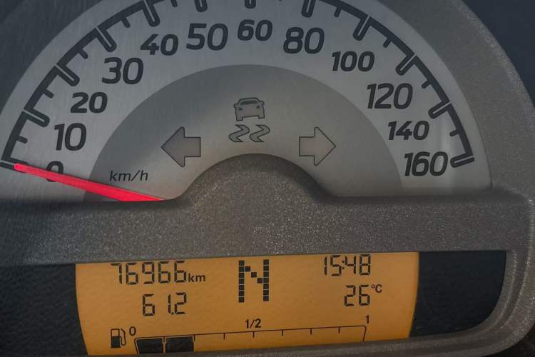 Used smart fortwo 2014 1.0 MHD Hardtop City Lightwave Passion Edition Interior 1