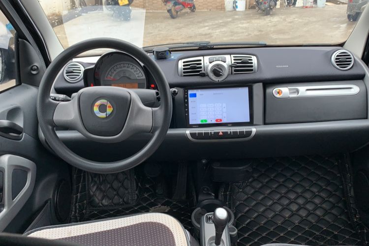 Used smart fortwo 2014 1.0 MHD Hardtop New Year Special Edition Interior 3