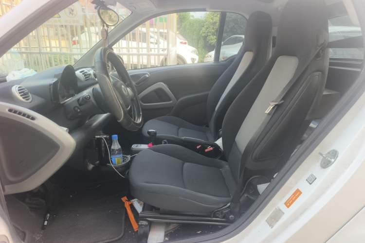 Used smart fortwo 2014 1.0 MHD Hardtop New Year Special Edition Left Front Seat