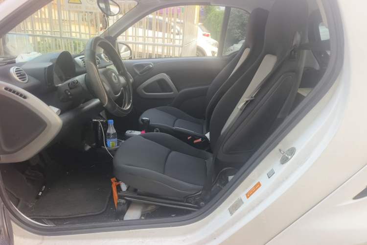 Used smart fortwo 2014 1.0 MHD Hardtop New Year Special Edition Left Rear Seat