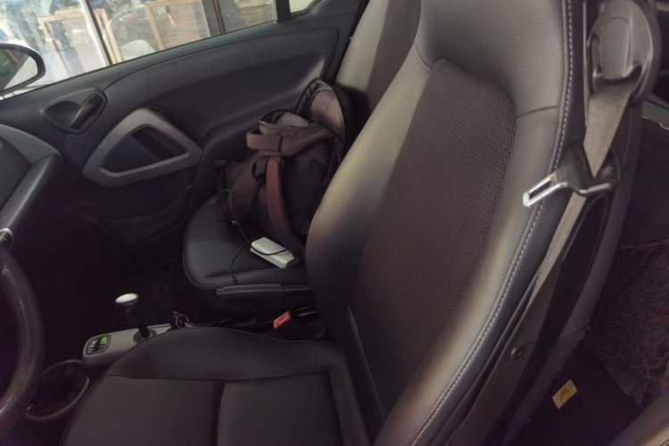 Used smart fortwo 2014 1.0 MHD Midnight Purple Limited Edition Left Rear Seat