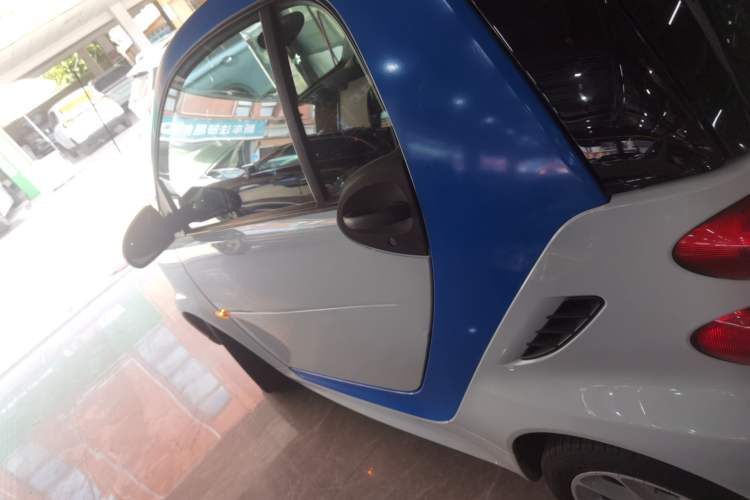 Used smart fortwo 2014 1.0 MHD Midnight Purple Limited Edition Left Side