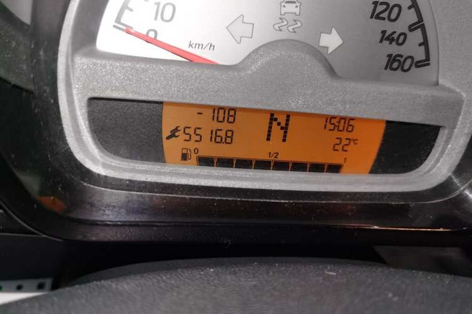Used smart fortwo 2014 1.0T Hardtop BoConcept Special Edition Odometer Close Up