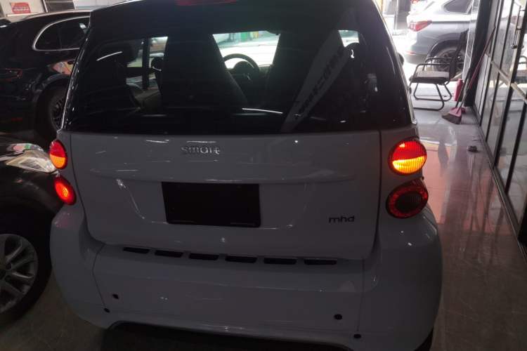 Used smart fortwo 2014 1.0 MHD Midnight Purple Limited Edition Rear