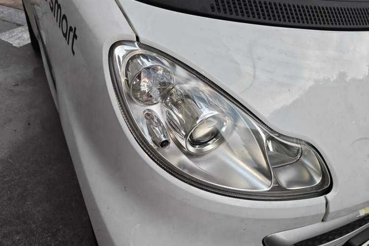 Used smart fortwo 2014 1.0 MHD Midnight Purple Limited Edition Right Front Headlight