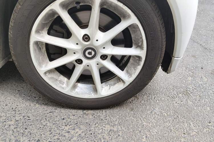 Used smart fortwo 2014 1.0 MHD Midnight Purple Limited Edition Right Front Wheel Hub