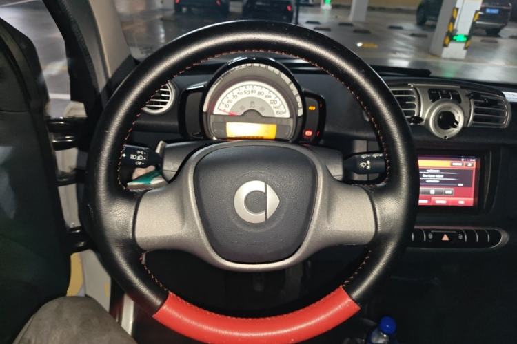 Used smart fortwo 2014 1.0 MHD Hardtop New Year Special Edition Steering Wheel