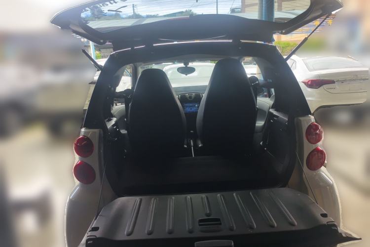 Used smart fortwo 2014 1.0 MHD Hardtop New Year Special Edition Trunk