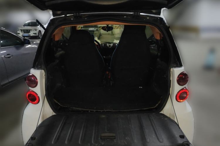 Used smart fortwo 2014 1.0 MHD Hardtop New Year Special Edition Trunk