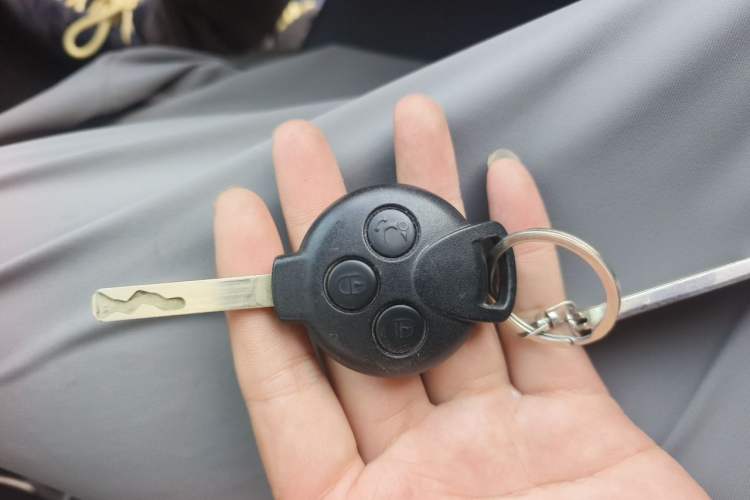 Used smart fortwo 2014 1.0 MHD Hardtop New Year Special Edition Vehicle Key