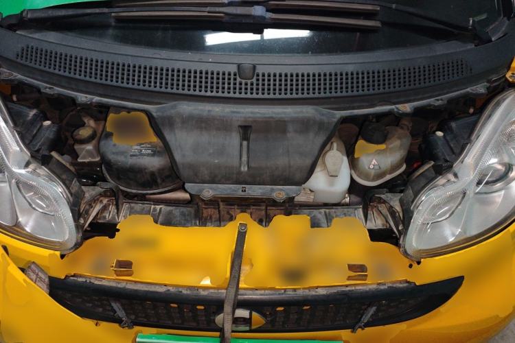Used smart fortwo 2014 1.0 MHD Hardtop New Year Special Edition Engine Bay