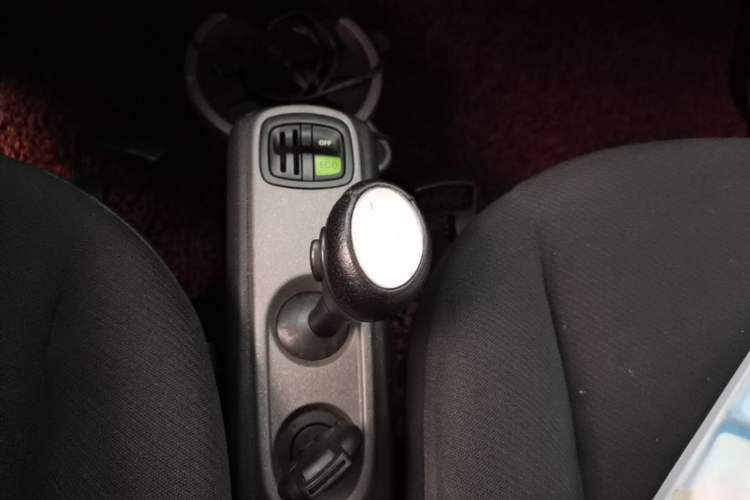 Used smart fortwo 2014 1.0 MHD Hardtop New Year Special Edition Gear Lever