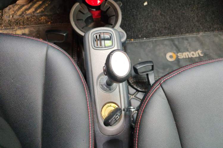 Used smart fortwo 2014 1.0 MHD Hardtop New Year Special Edition Gear Lever