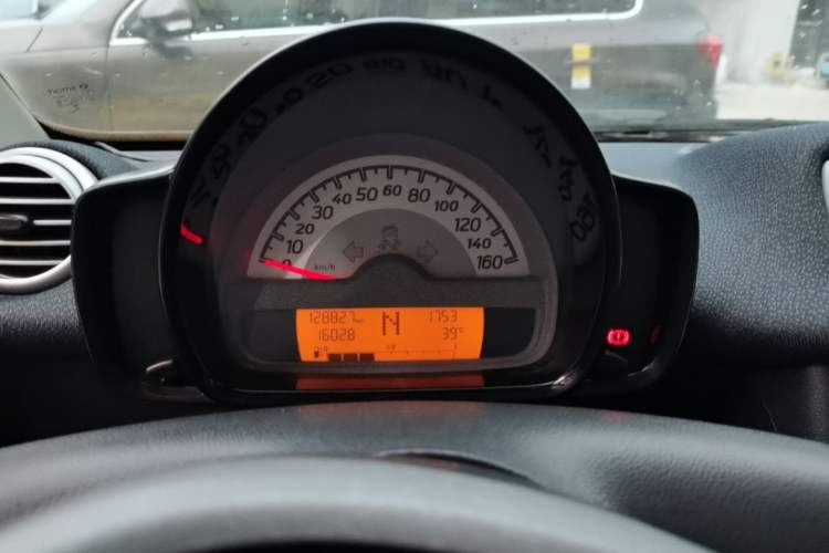 Used smart fortwo 2014 1.0 MHD Hardtop New Year Special Edition Instrument Cluster