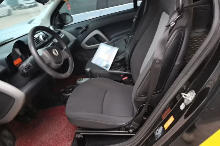 Used smart fortwo 2014 1.0 MHD Hardtop New Year Special Edition Left Front Seat