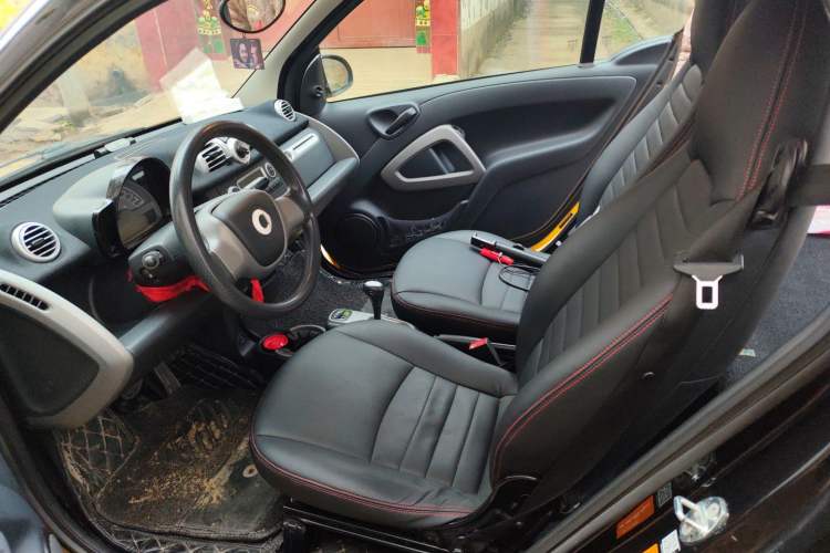 Used smart fortwo 2014 1.0 MHD Hardtop New Year Special Edition Left Front Seat