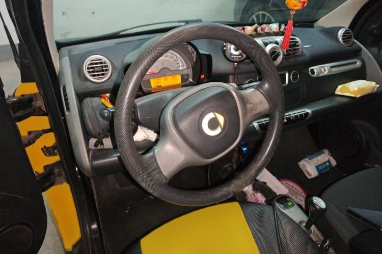 Used smart fortwo 2014 1.0 MHD Hardtop New Year Special Edition Steering Wheel