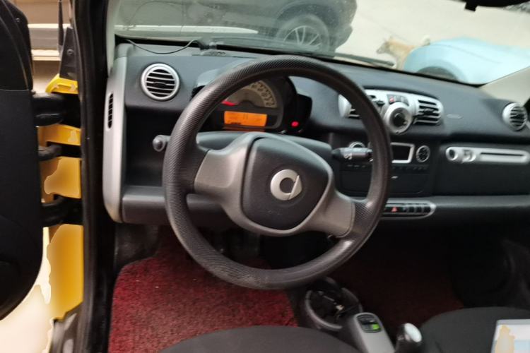 Used smart fortwo 2014 1.0 MHD Hardtop New Year Special Edition Steering Wheel