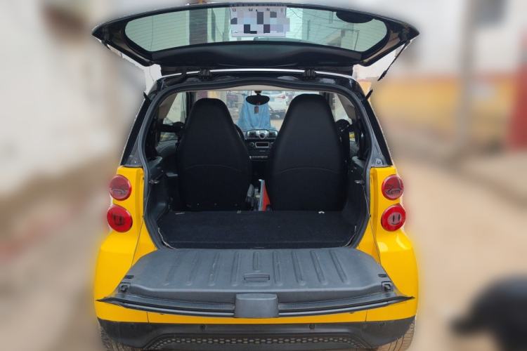 Used smart fortwo 2014 1.0 MHD Hardtop New Year Special Edition Trunk