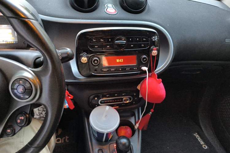 Used smart fortwo 2015 1.0L 52 kW Hardtop Passion Edition Audio And AC Panel