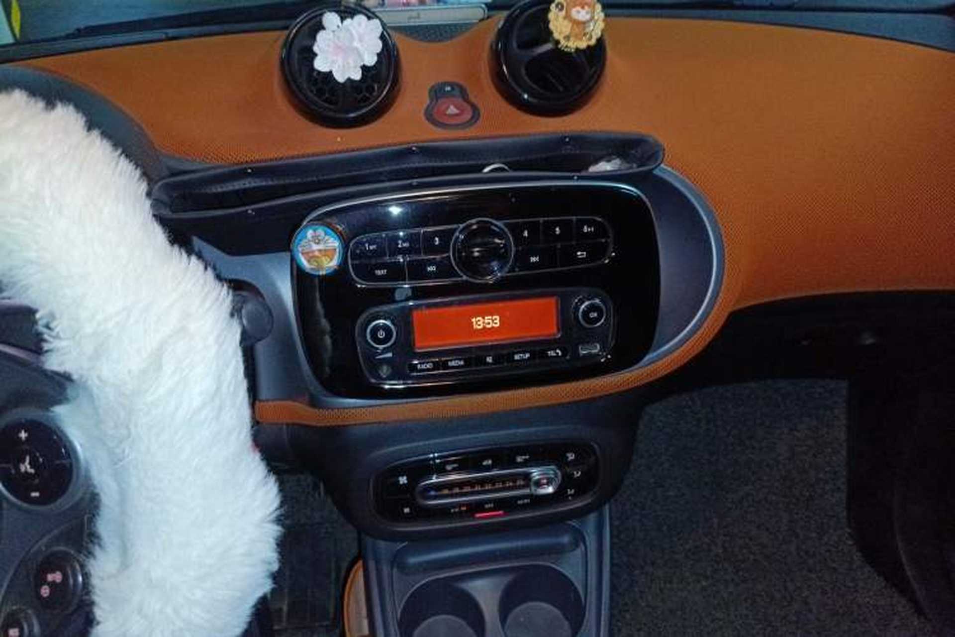 Used smart fortwo 2015 1.0L 52 kW Hardtop Passion Edition Audio And AC Panel