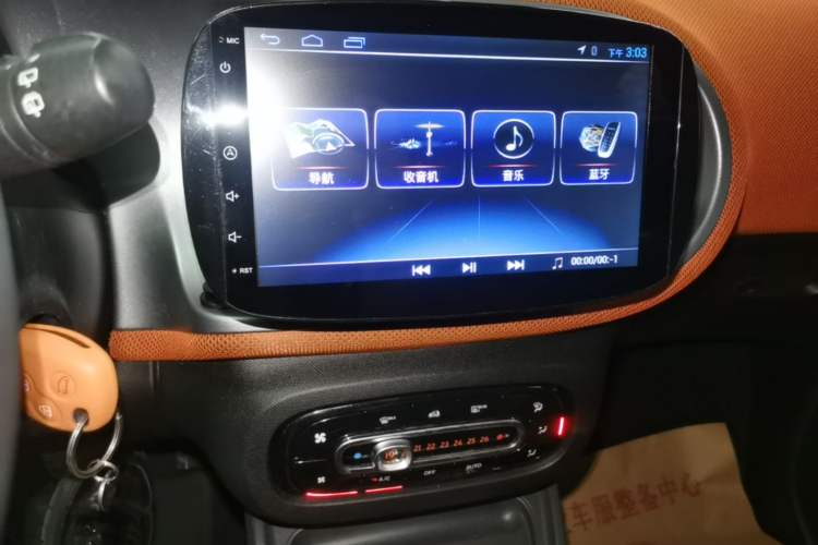 Used smart fortwo 2015 1.0L 52 kW Hardtop Passion Edition Audio And AC Panel